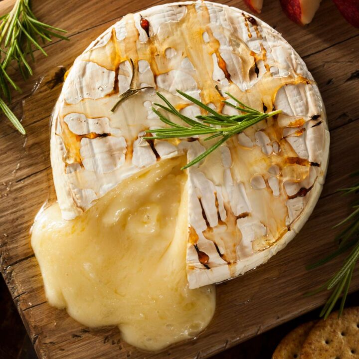 Delicious Baked Brie With Garlic Savored Sips