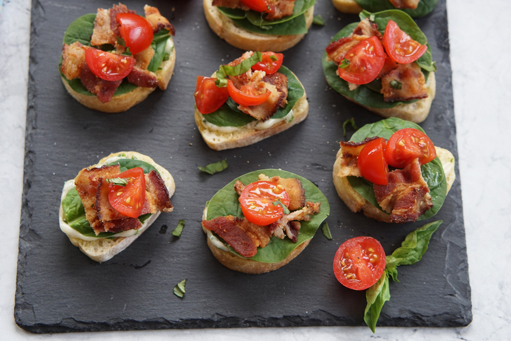 BLT crostini appetizer