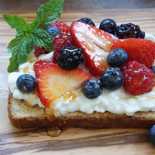 Cottage cheese toast