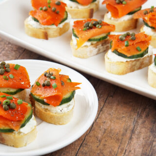 Smoked salmon crostini