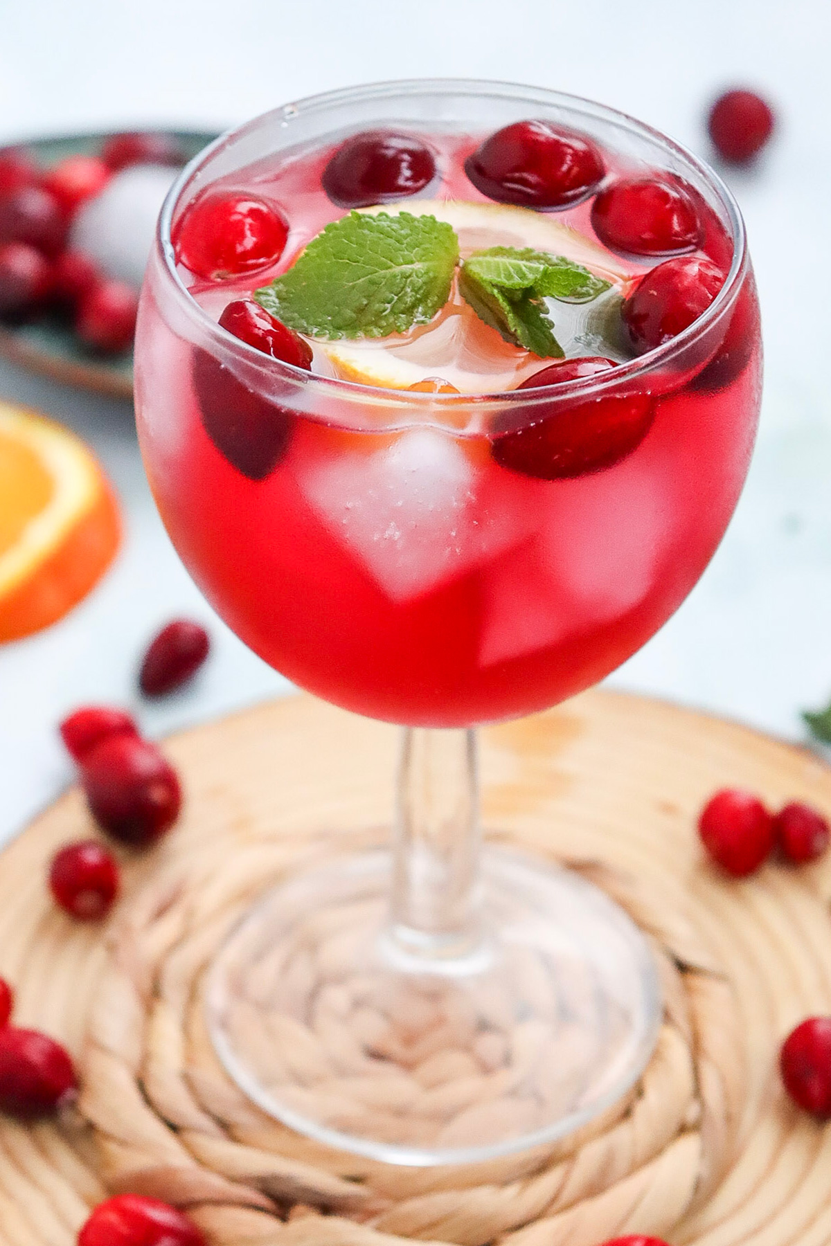 non-alcoholic cranberry spritz
