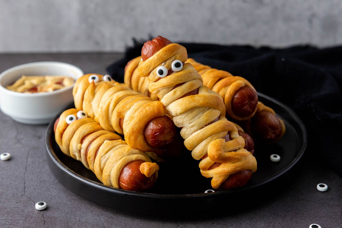 Halloween mummy dogs