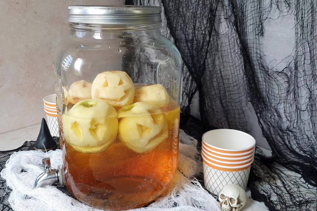 Apple head cider
