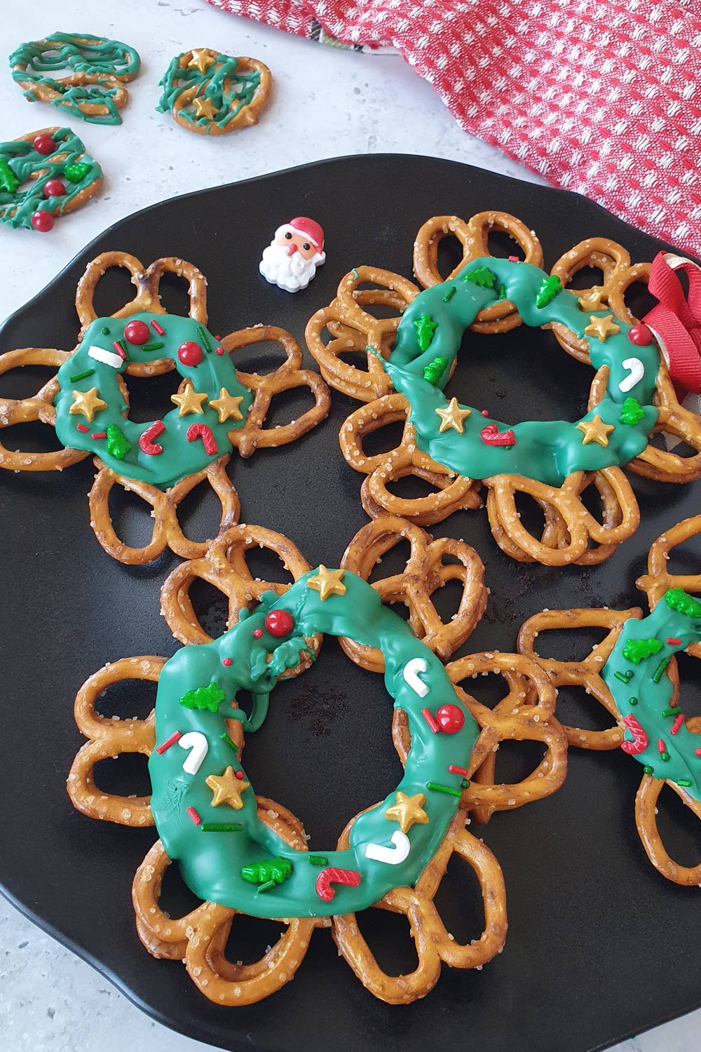 Christmas Pretzel Wreaths
