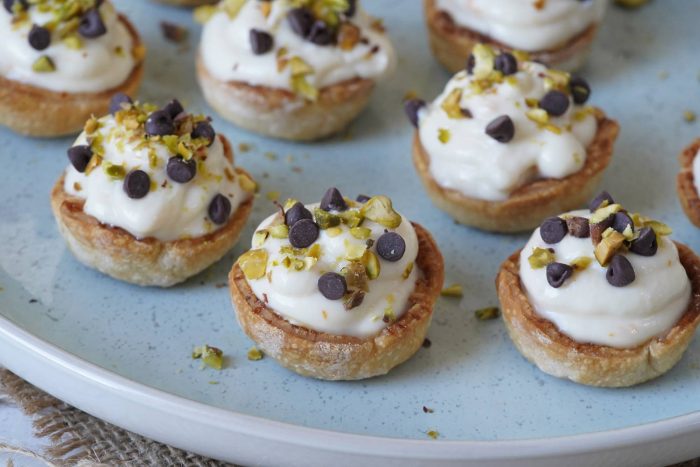 mini cannoli cups