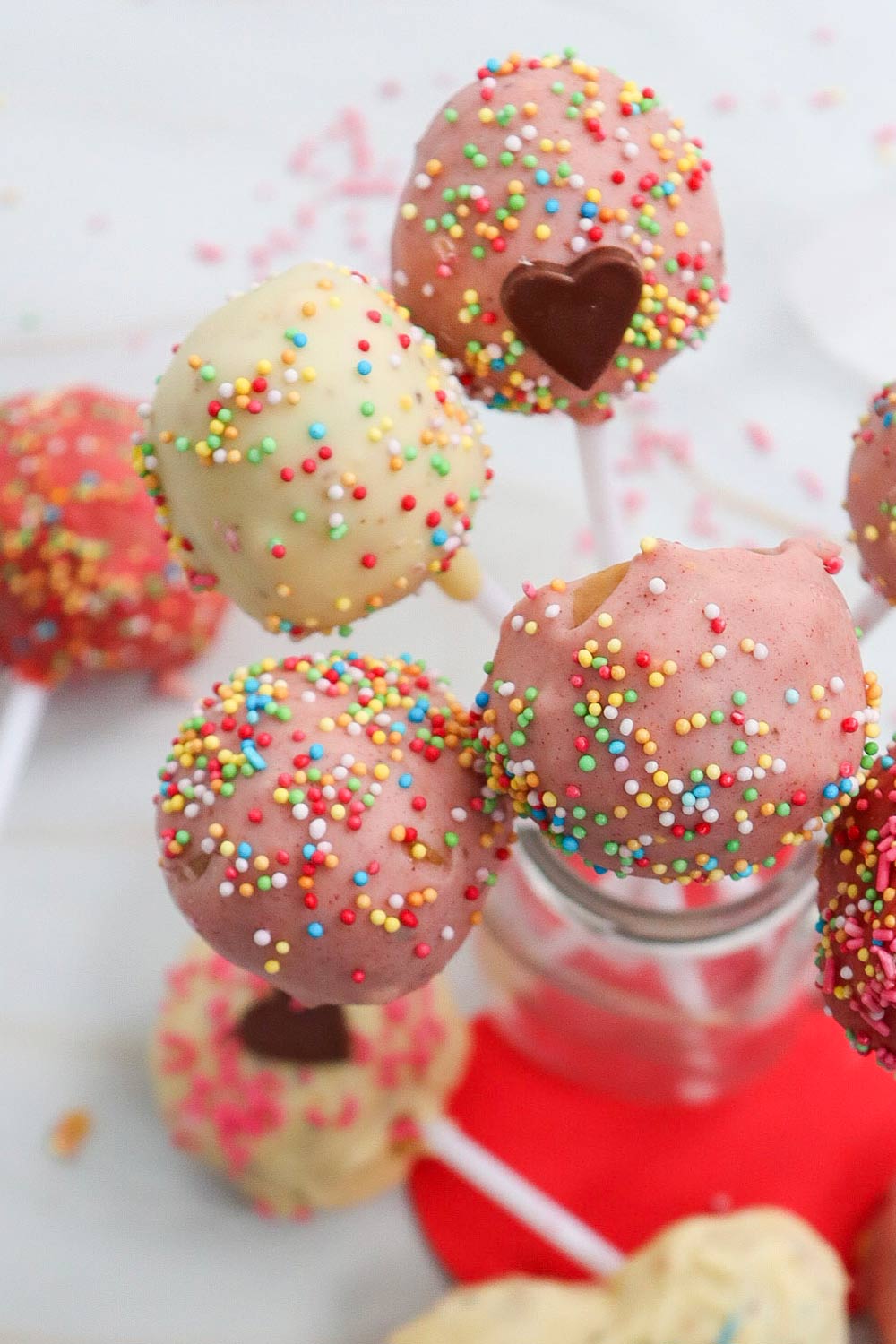 Valentine’s Day Cake Pops