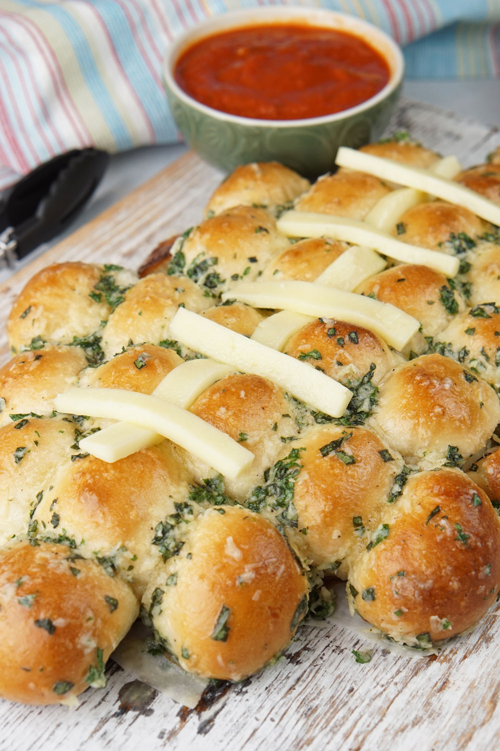 Cheesy stuffed garlic bread