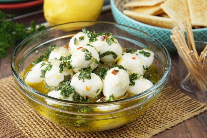 Marinated mozzarella balls